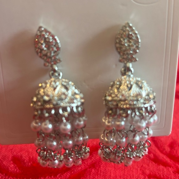 Elegant 304 stainless steel Silver and White Dangle Earrings - Picture 10 of 12